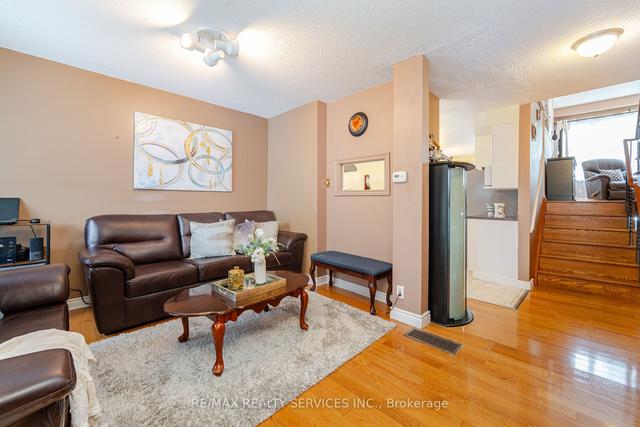 50 Rotherglen Crt, House detached with 3 bedrooms, 4 bathrooms and 5 parking in Brampton ON | Image 37