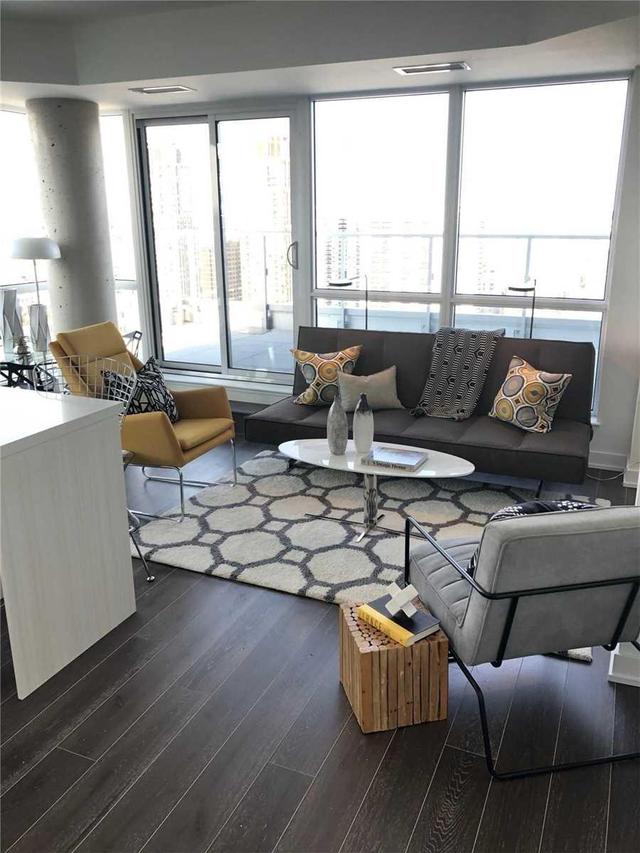 PH1 - 501 St Clair Ave W, Condo with 1 bedrooms, 2 bathrooms and null parking in Toronto ON | Image 2