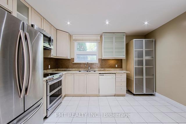 MAIN - 39 Windermere Ave, House detached with 3 bedrooms, 2 bathrooms and 1 parking in Toronto ON | Image 31