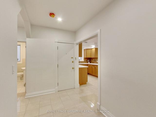 MAIN - 1691 Bathurst St, House detached with 2 bedrooms, 1 bathrooms and 1 parking in Toronto ON | Image 3