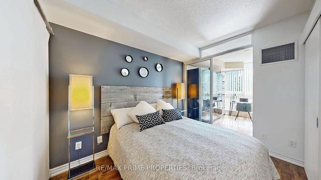 403 - 218 Queens Quay W, Condo with 1 bedrooms, 2 bathrooms and 0 parking in Toronto ON | Image 9