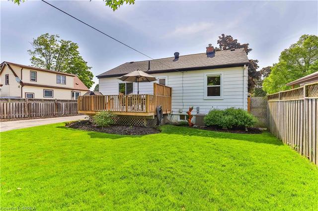 56 Fulton St, House detached with 3 bedrooms, 2 bathrooms and 5 parking in Brantford ON | Image 37