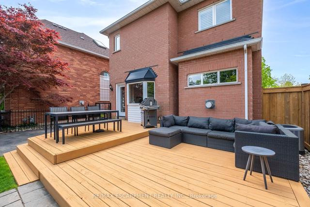 2473 Capilano Cres, House detached with 3 bedrooms, 3 bathrooms and 9 parking in Oakville ON | Image 31