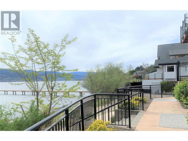 527 - 12811 Lakeshore Dr S, Condo with 2 bedrooms, 2 bathrooms and 2 parking in Summerland BC | Image 4
