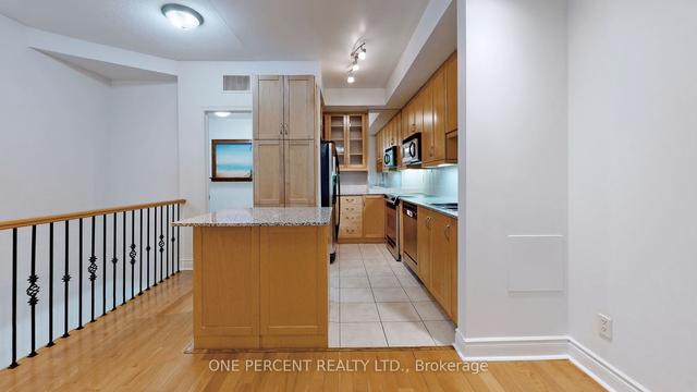 5 - 70 Byng Ave, Townhouse with 2 bedrooms, 3 bathrooms and 1 parking in Toronto ON | Image 2