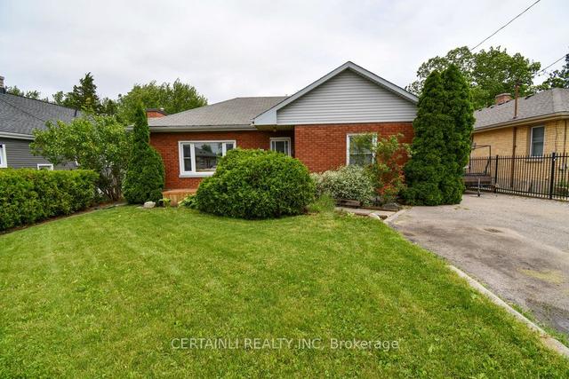 240 Greenwood Ave, House detached with 2 bedrooms, 1 bathrooms and 4 parking in London ON | Image 1