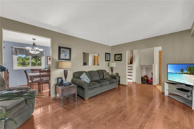 2096 Mount Royal Ave, House detached with 3 bedrooms, 1 bathrooms and 2 parking in Burlington ON | Image 11