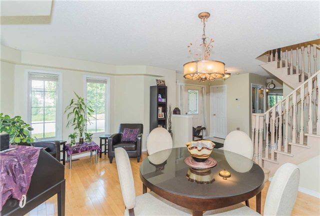 803 Caboto Trail, House attached with 3 bedrooms, 4 bathrooms and 2 parking in Unionville ON | Image 6