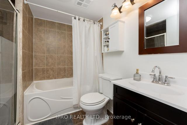1109 - 10 Malta Ave, Condo with 3 bedrooms, 2 bathrooms and 1 parking in Brampton ON | Image 19