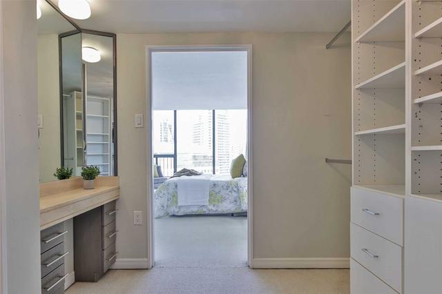 PH-12 - 55 Harbour Sq, Condo with 2 bedrooms, 2 bathrooms and 2 parking in Toronto ON | Image 14