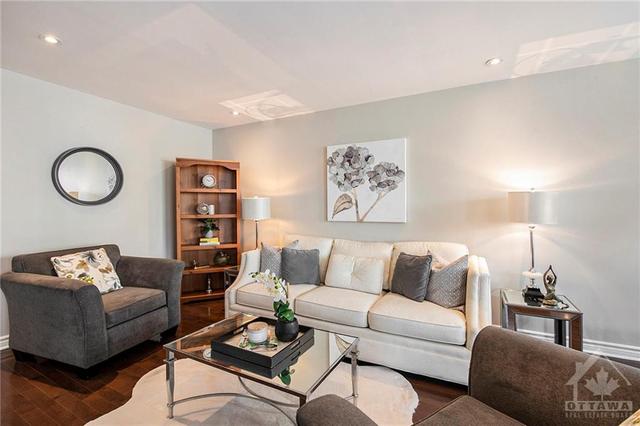 886 Ashenvale Way, Townhouse with 3 bedrooms, 3 bathrooms and 2 parking in Ottawa ON | Image 7