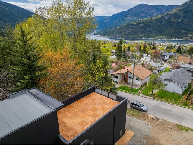 B - 616 Richards St, House detached with 3 bedrooms, 3 bathrooms and 2 parking in Nelson BC | Image 7