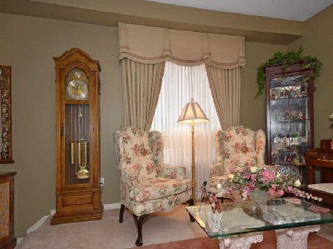 9 Homewood St, House detached with 4 bedrooms, 3 bathrooms and 4 parking in Brampton ON | Image 3