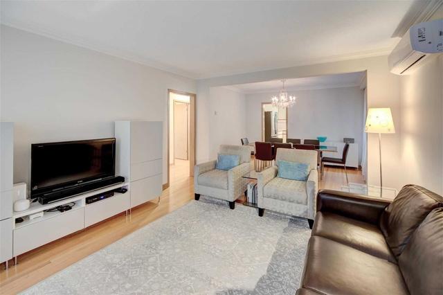MAIN - 17 Budgell Terr, House detached with 3 bedrooms, 1 bathrooms and 1 parking in Toronto ON | Image 15