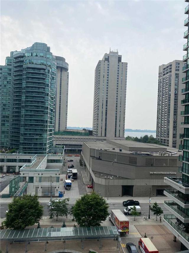 909 - 18 Harbour St, Condo with 2 bedrooms, 2 bathrooms and 1 parking in Toronto ON | Image 1