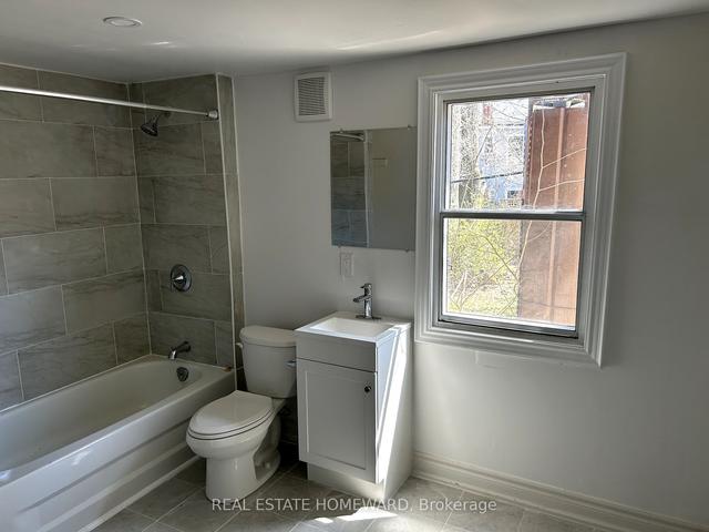 MAIN - 1295 Gerrard St E, Condo with 2 bedrooms, 1 bathrooms and 1 parking in Toronto ON | Image 11