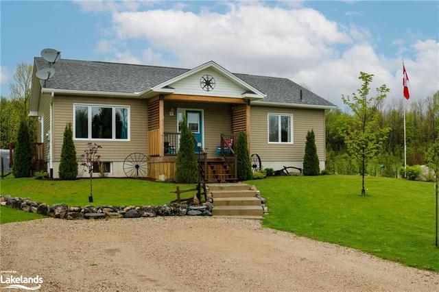 716809 W Back Line, House detached with 3 bedrooms, 2 bathrooms and 10 parking in Holland Centre ON | Image 2