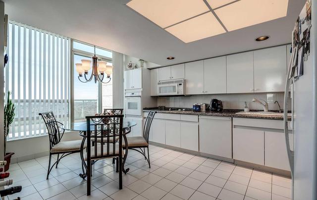 PH1520 - 7805 Bayview Ave, Condo with 2 bedrooms, 3 bathrooms and 2 parking in Thornhill ON | Image 7