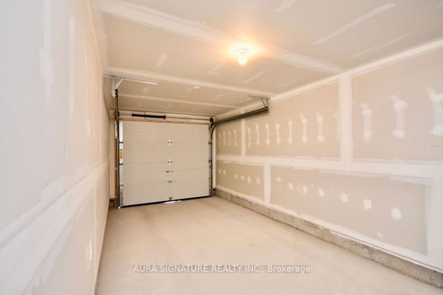 19 Silo Mews, House attached with 2 bedrooms, 2 bathrooms and 2 parking in Barrie ON | Image 2