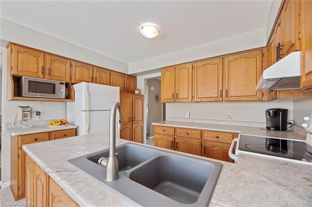 886 Woodside Dr, House detached with 3 bedrooms, 2 bathrooms and null parking in Kingston ON | Image 8