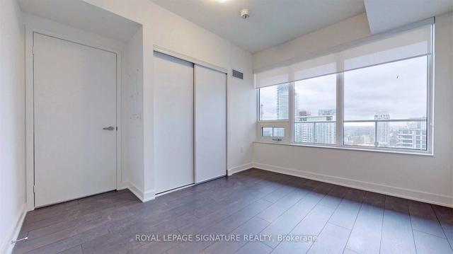 1911 St   195 Redpath Ave, Condo with 1 bedrooms, 2 bathrooms and 0 parking in Toronto ON | Image 2