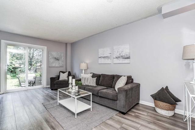 9 Ivory Crt, House attached with 3 bedrooms, 3 bathrooms and 2 parking in Bowmanville ON | Image 3