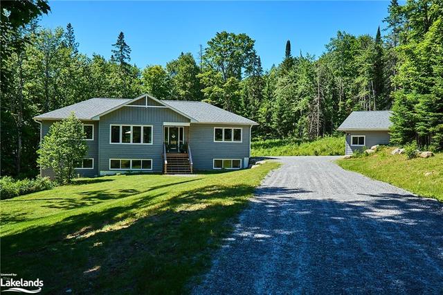 575 Britannia Rd, House detached with 4 bedrooms, 3 bathrooms and 8 parking in Huntsville ON | Image 1