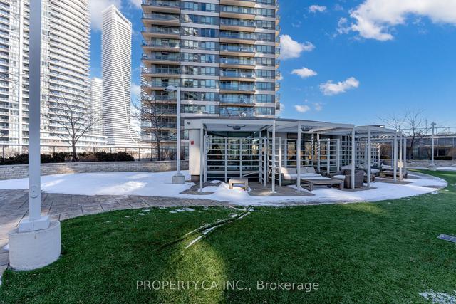 2205 - 15 Legion Rd, Condo with 1 bedrooms, 1 bathrooms and 2 parking in Etobicoke ON | Image 21