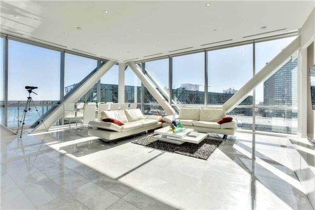 PH-1401 - 39 Queens Quay E, Condo with 2 bedrooms, 3 bathrooms and 2 parking in Toronto ON | Image 1