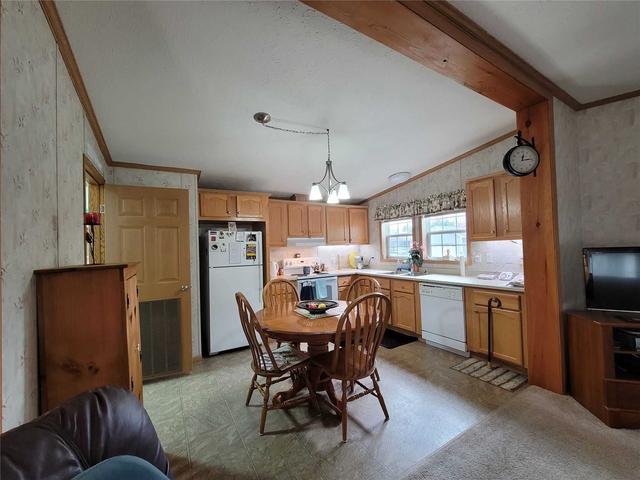 9 Illinois Cres, Home with 2 bedrooms, 2 bathrooms and 2 parking in Wasaga Beach ON | Image 8
