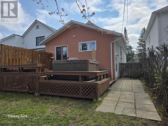 323 Patricia Blvd, House detached with 2 bedrooms, 2 bathrooms and null parking in Timmins ON | Image 5