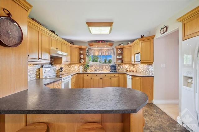 4958 County Rd 31 Rd, House detached with 3 bedrooms, 3 bathrooms and 10 parking in South Dundas ON | Image 10