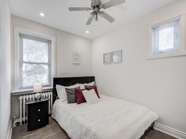 MAIN - 34 Glencrest Blvd, House detached with 2 bedrooms, 1 bathrooms and 3 parking in East York ON | Image 10