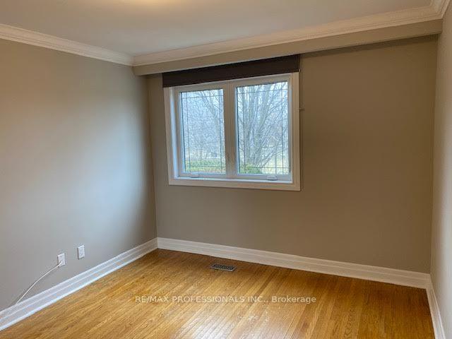 MAIN - 17 42 Nd St, House detached with 2 bedrooms, 1 bathrooms and 2 parking in Etobicoke ON | Image 17