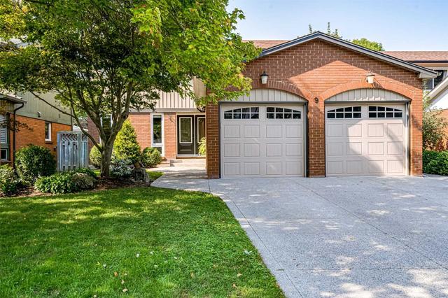 9 Jerome Park Dr, House detached with 4 bedrooms, 4 bathrooms and 4 parking in Dundas ON | Image 1