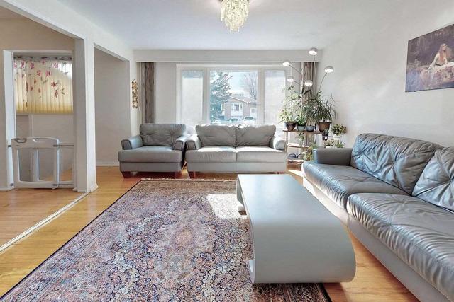 MAIN - 24 Elise Terr, House semidetached with 3 bedrooms, 1 bathrooms and 3 parking in North York ON | Image 2