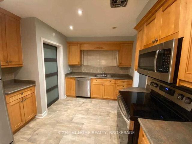 MAIN - 3686 Queenston Dr, House detached with 3 bedrooms, 1 bathrooms and 2 parking in Mississauga ON | Image 1