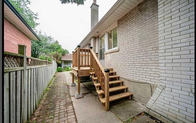 MAIN - 412 Balkan Rd, House detached with 3 bedrooms, 1 bathrooms and 5 parking in Richmond Hill ON | Image 9