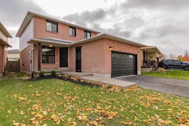 90 Broughton Ave, House detached with 3 bedrooms, 3 bathrooms and 4 parking in Hamilton ON | Image 12