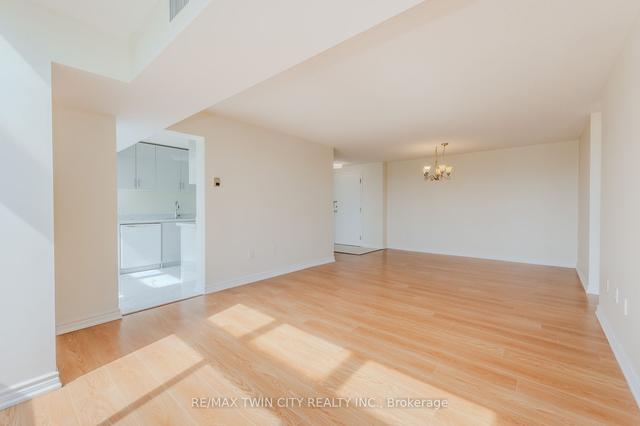 PH15 - 30 Blue Springs Dr, Condo with 2 bedrooms, 2 bathrooms and 2 parking in Waterloo ON | Image 2