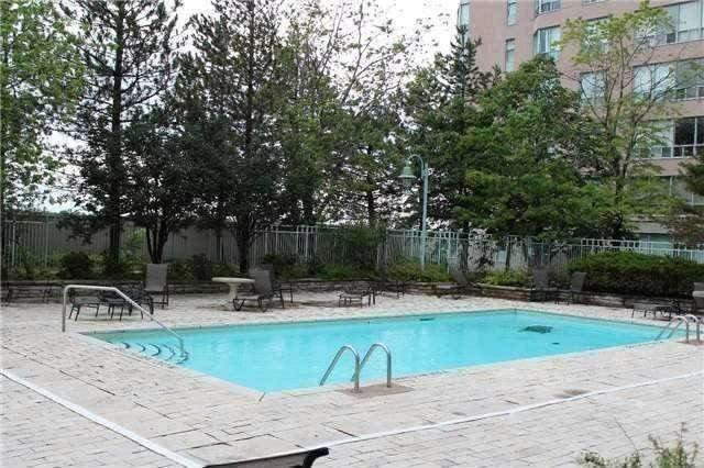 PH21 - 68 Corporate Dr, Condo with 2 bedrooms, 2 bathrooms and 1 parking in Scarborough ON | Image 7