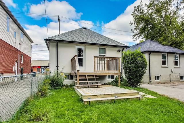 MAIN - 2505 Gerrard St E, House detached with 2 bedrooms, 1 bathrooms and 1 parking in Scarborough ON | Image 17