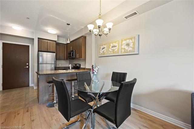 236 - 216 Oak Park Blvd, House attached with 1 bedrooms, 1 bathrooms and 1 parking in Oakville ON | Image 2