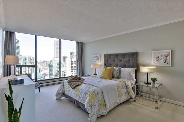 PH-12 - 55 Harbour Sq, Condo with 2 bedrooms, 2 bathrooms and 2 parking in Toronto ON | Image 6