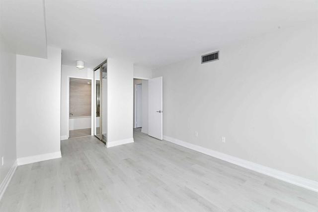 PH206 - 7440 Bathurst St, Condo with 2 bedrooms, 2 bathrooms and 2 parking in Thornhill ON | Image 7