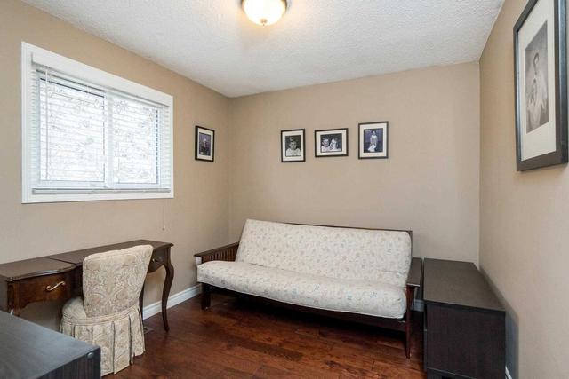 9 Iris Cres, House detached with 4 bedrooms, 3 bathrooms and 6 parking in Brampton ON | Image 24
