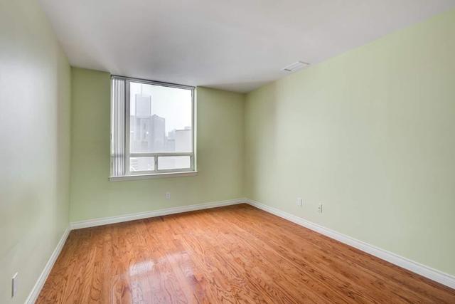 PH13 - 633 Bay St, Condo with 1 bedrooms, 2 bathrooms and null parking in Toronto ON | Image 9