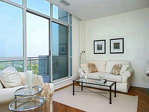 PH1 - 398 Eglinton Ave E, Condo with 2 bedrooms, 2 bathrooms and 1 parking in Toronto ON | Image 3