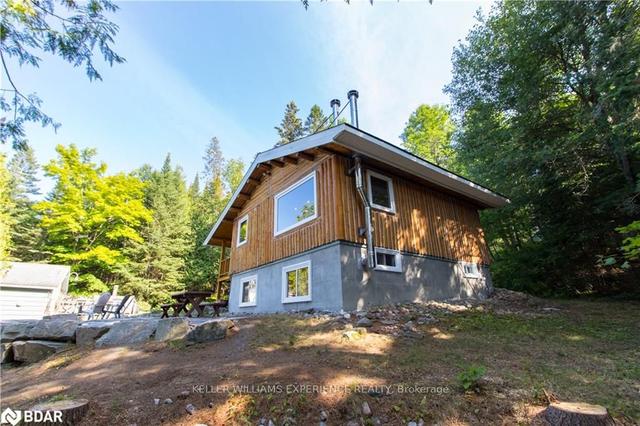 337 Deer Run Rd, House detached with 2 bedrooms, 1 bathrooms and 21 parking in Magnetawan ON | Image 37
