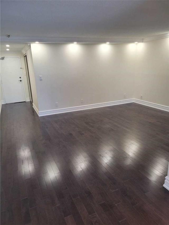 PH16 - 633 Bay St, Condo with 2 bedrooms, 2 bathrooms and 1 parking in Toronto ON | Image 10